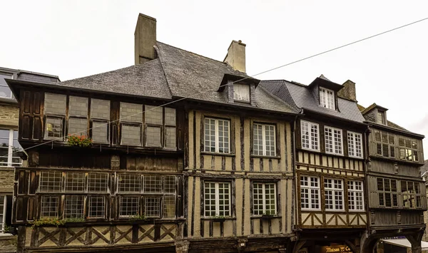 Arquitectura Vintage Del Casco Antiguo Dinan Bretaña Francia Mayo 2019 — Foto de Stock