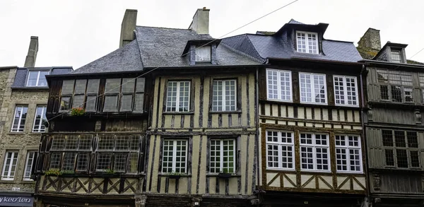 Arquitectura Vintage Del Casco Antiguo Dinan Bretaña Francia Mayo 2019 — Foto de Stock