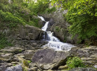 La Grande Cascade - Cance ve Canon nehirlerinin Büyük Şelalesi - Le Neufbourg, Normandiya, Fransa