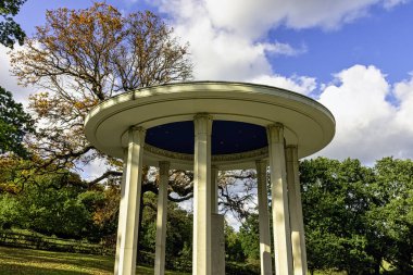 Magna Carta Anıtı - Kanun Hürriyetinin sembolü- Runnymede, Surrey, İngiltere 6 Ekim 2019