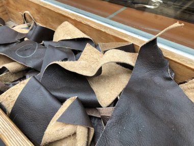 Atölye deri kalıntıları
