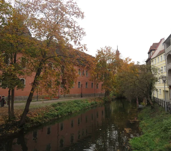 Sonbahar Yatay Bamberg Almanya Bir Nehir Şehirde Bir Yansıması — Stok fotoğraf