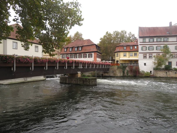 Pohled Most Pro Pěší Květinami Městě Bamberg Německo — Stock fotografie