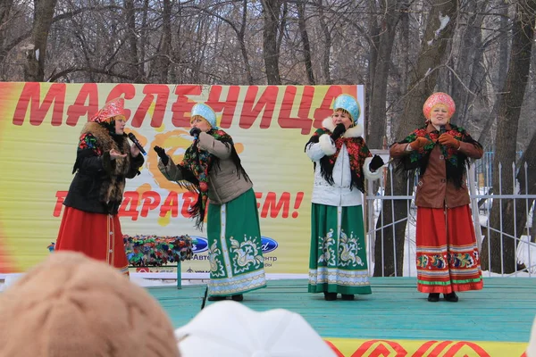 Kvartetten Sjunger Den Dagen Maslenitsa Staden Kanash Tjuvasjien Ryssland Mars — Stockfoto