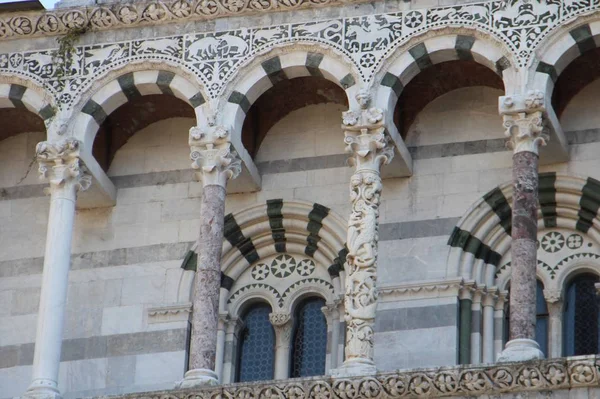 architectural decoration of the Cathedral of St. Martin