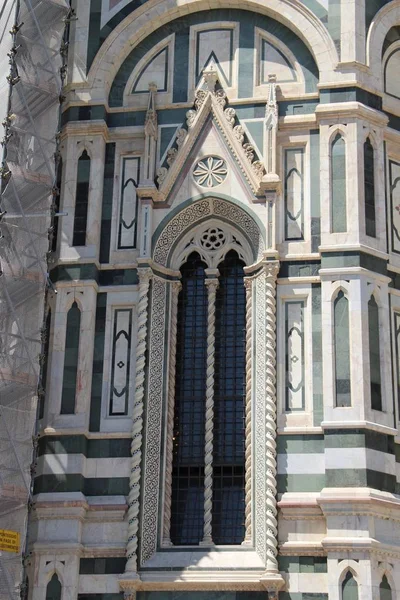 Architectonische elementen van de kathedraal van Santa Maria del Fiore — Stockfoto