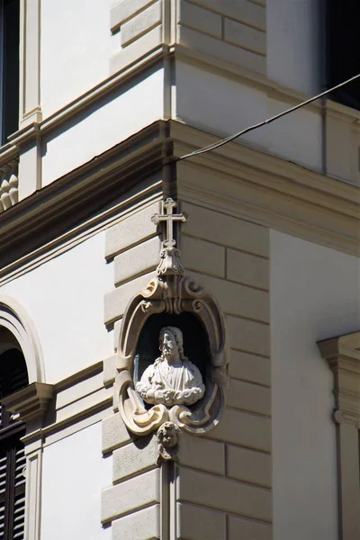 Decoração arquitetônica de edifícios — Fotografia de Stock