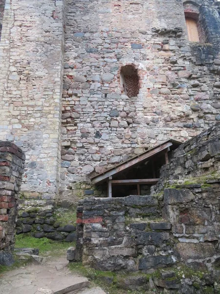 Bakgrunnsstruktur - gamle steinmurer i festningen – stockfoto