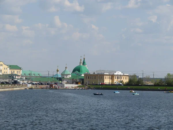 Cityscape met uitzicht op de baai in Rusland, — Stockfoto