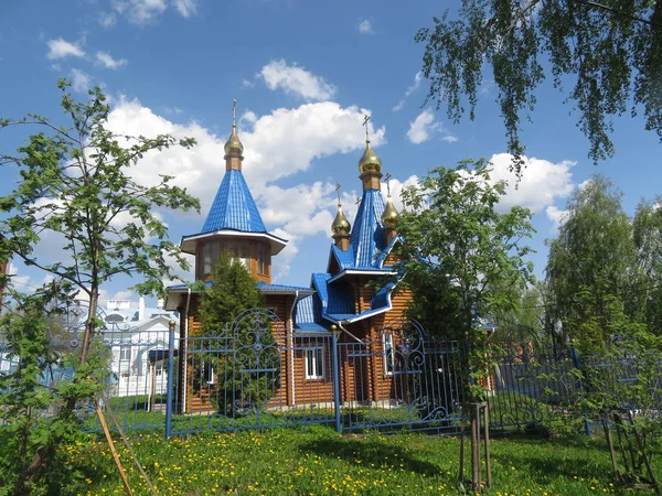 Iglesia vista madera rusia chuvashia — Foto de Stock