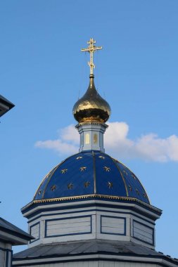 Lutsk Chuvashia köyündeki kilisenin kubbesi