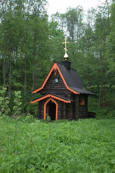 Pemandangan kapel di desa, Rusia — Stok Foto