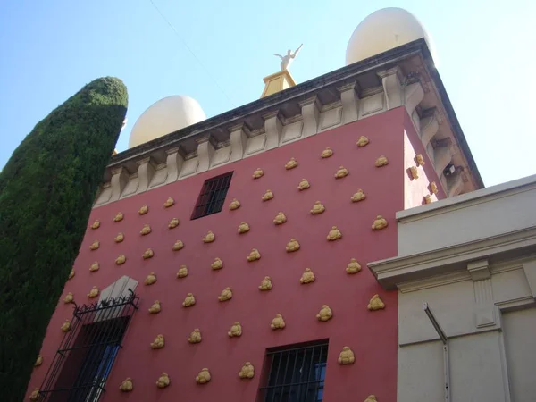 Vista del Museo Salvador Dalí en Figueres — Foto de Stock