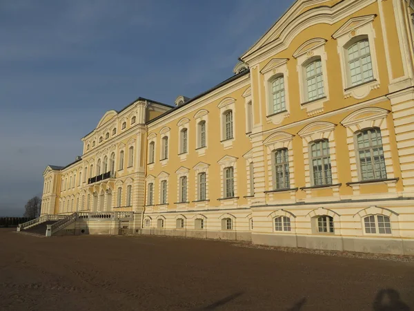 Θέα στο παλάτι Ράνταλ — Φωτογραφία Αρχείου