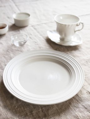 modern tarzı yemek odası iç zarif masayı