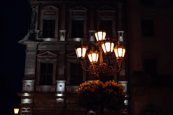 Lwów Ukraina Lipca 2016 Stare Latarnie Które Oświetlają Miasta Wieczorem — Zdjęcie stockowe