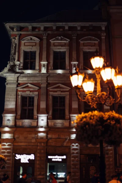 Lviv Ucrania Julio 2016 Hermosa Ciudad Nocturna Con Hermosa Arquitectura — Foto de Stock