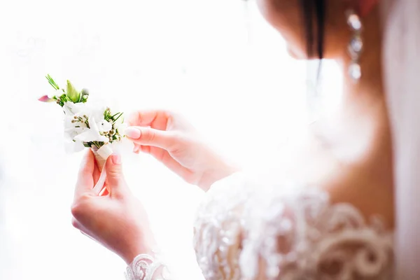 Bride Admires Beautiful Bouquet Groom Fix His Jacket — Stock Photo, Image