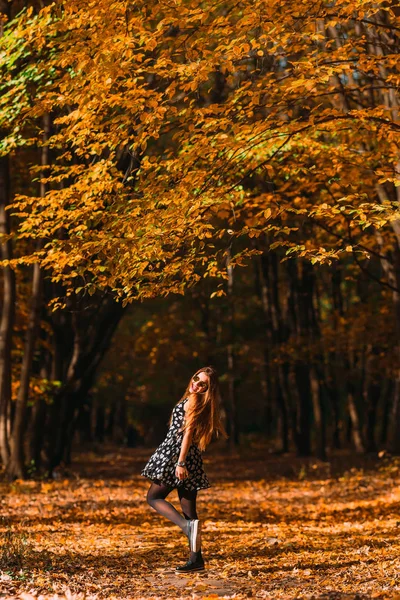 Portrait Happy Cheerful Girl Dancing Park Sunny Autumn Day Lifestyle — Stock Photo, Image