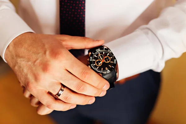 Fiance Festive Clothing Looks Watch His Hand — Stock Photo, Image