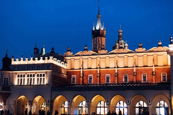Озил Польша Января 2018 Года Старое Здание Великолепной Архитектурой Ночью — стоковое фото