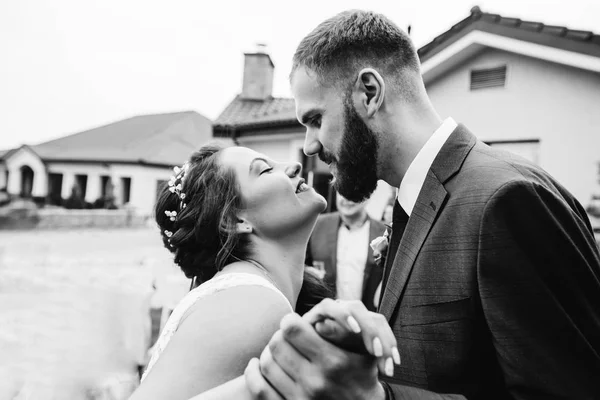 Newlyweds Standing Face Face Want Kiss Black White Photography — Stock Photo, Image