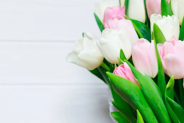 Bouquet Belles Tulipes Roses Sur Fond Blanc — Photo