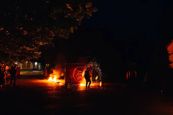 結婚式での Morshyn ウクライナ 2017 幻想的な火ショー — ストック写真