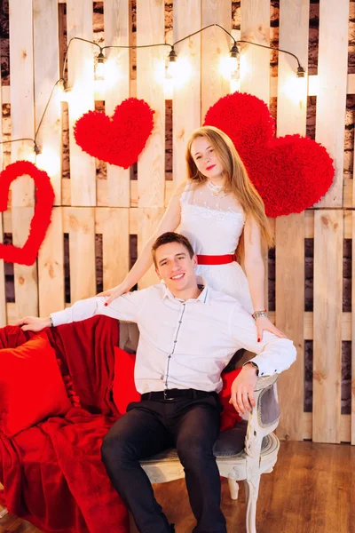 Portrair Classique Couple Heureux Pour Saint Valentin — Photo