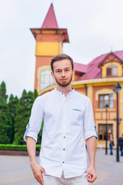 Hombre Camisa Blanca Look Casual — Foto de Stock