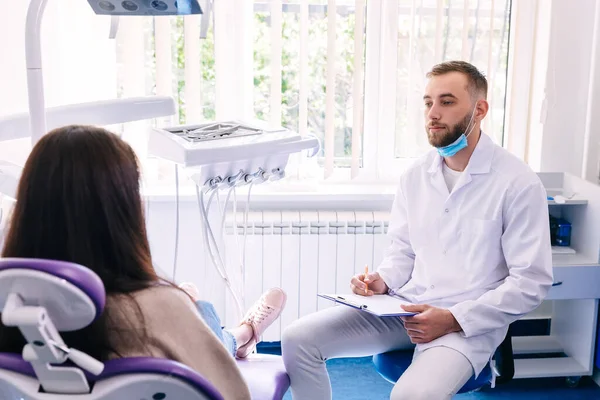 Dentist Doctor Workplace Conducts Patient Survey Medical History — Stock Photo, Image