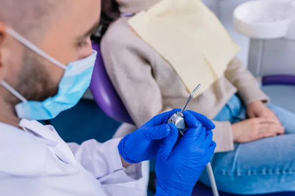 Dentist Uniform Holds Gun Dental Water Air Patient Dental Chair — Stock Photo, Image