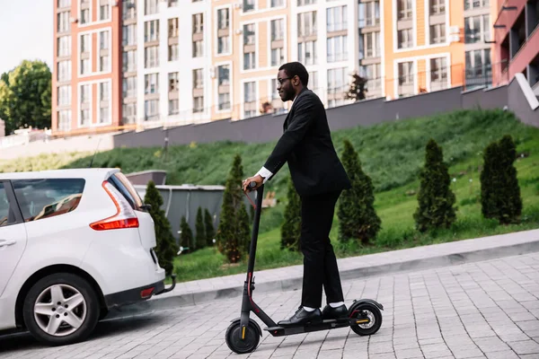 Student Rides Electronic Scooter High School Ecologically Clean — Stock Photo, Image