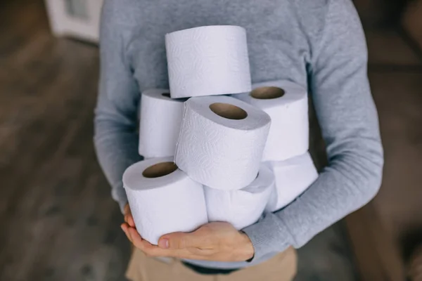 Люди Запасают Туалетную Бумагу Домашнего Карантина Кранавируса — стоковое фото