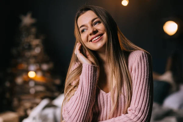 Beautiful Stylish Girl Sweater Smiling Posing Christmas Interior — Stock Photo, Image