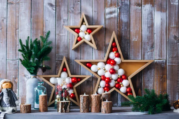 Décorations Noël Avec Des Bougies Sur Fond Bois Foncé — Photo