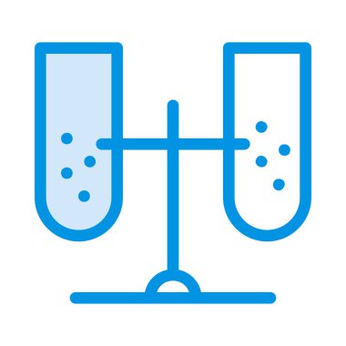 Şişeler mavi ve beyaz sıvı ile izole üzerinde beyaz arka plan ayakta 