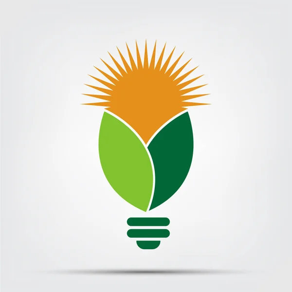 シンボルエコロジー電球のロゴは太陽と共に緑色で、白い背景に自然要素のアイコンを残します。 — ストックベクタ