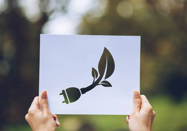 Sauver concept écologie mondiale conservation de l'environnement avec les mains tenant papier découpé montrant — Photo