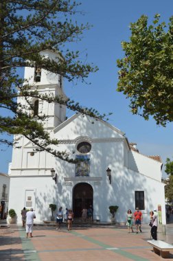 El Salvador De Nerja mahalle güzel ön cephe. 6 Ağustos 2016. Mimari tatil seyahat. Nerja Málaga Endülüs İspanya.