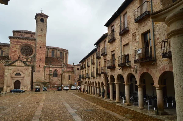 Güzel görünümü Santa Maria Sıguenza In Katedrali ve Plaza Mayor. Mimari, seyahat, Rönesans. 19 Mart 2016. Sıguenza, Guadalajara, La Alcarria, Castilla La Mancha. İspanya.