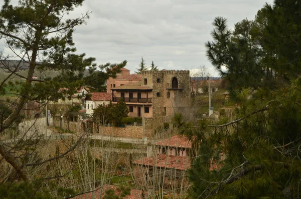 İki Kule'ye Sıguenza ile XIV yüzyılın muhteşem Ortaçağ ev. Mimari, seyahat, Rönesans. 19 Mart 2016. Sıguenza, Guadalajara, La Alcarria, Castilla La Mancha. İspanya.