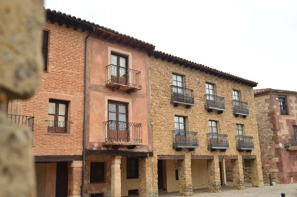 Hermosas Casas Plaza Principal Con Soportales Arqueados Pueblo Medinaceli Arquitectura — Foto de Stock