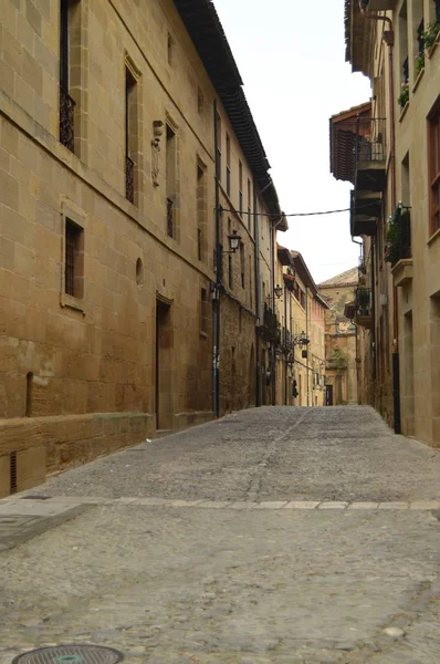 Calles Pintorescas Estrechas Día Nublado Briones Arquitectura Arte Historia Viajes —  Fotos de Stock