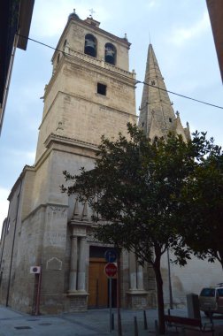 Logroño kemerli Soportals ile pazar yeri. Mimari, Tarih, sanat, seyahat. 27 Aralık 2015. Logroño. Rioja. İspanya.