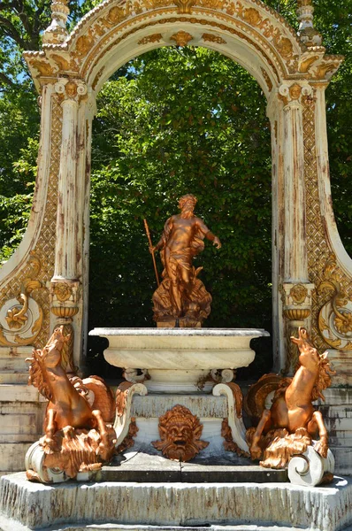 Escultura Neptuno Los Hermosos Jardines Granja Historia Del Arte Biología — Foto de Stock