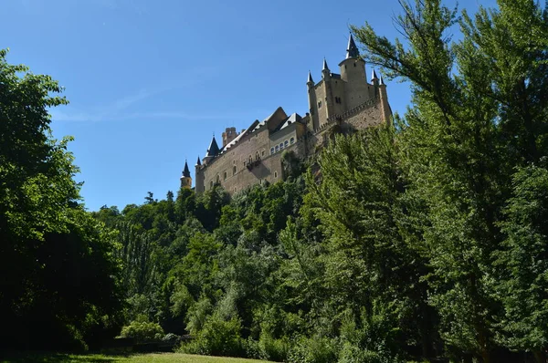 Hrad Alcazar Řeky Která Protéká Údolím Které Vládne Segovia Lehce — Stock fotografie