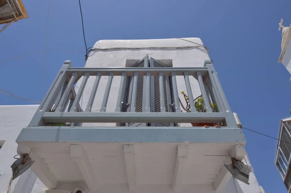 Pitoresk Caddeleri Çok Güzel Balkonda Chora Mikonos Adası Mağazalar Dolu — Stok fotoğraf