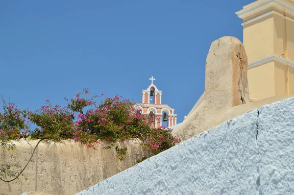Campanario Una Iglesia Fira Isla Santorini Arquitectura Paisajes Viajes Cruceros — Foto de Stock
