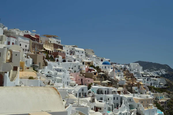 Infinita Encosta Cheia Típicas Casas Brancas Azuis Bela Cidade Oia — Fotografia de Stock